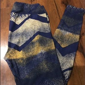 Lularoe TC Leggings with Chevron Stripe Detail